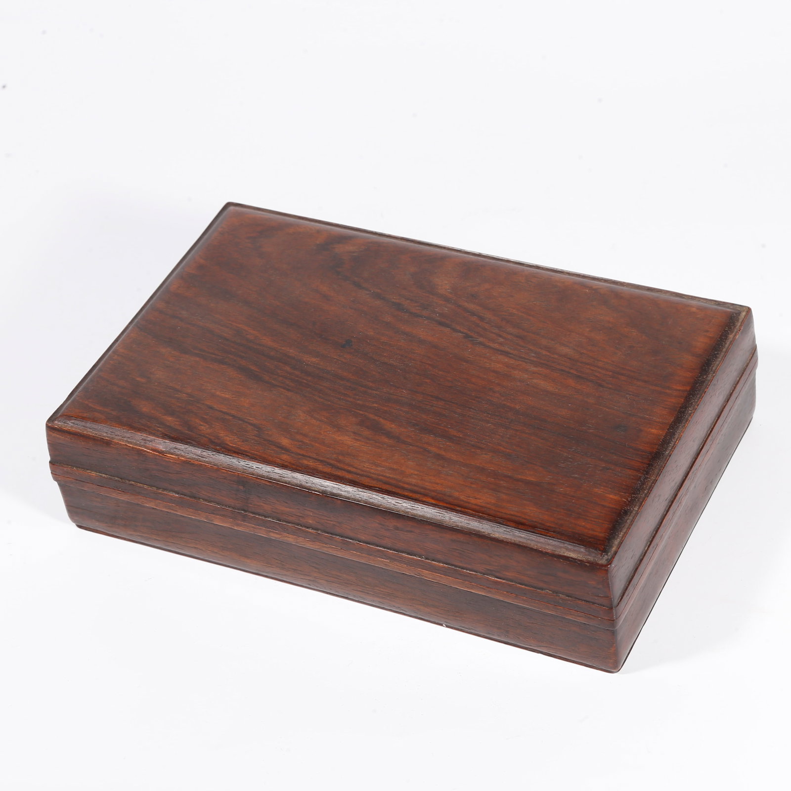 A COVERED BOX OF HUANGHUALI WOOD: Covered box of huanghuali wood