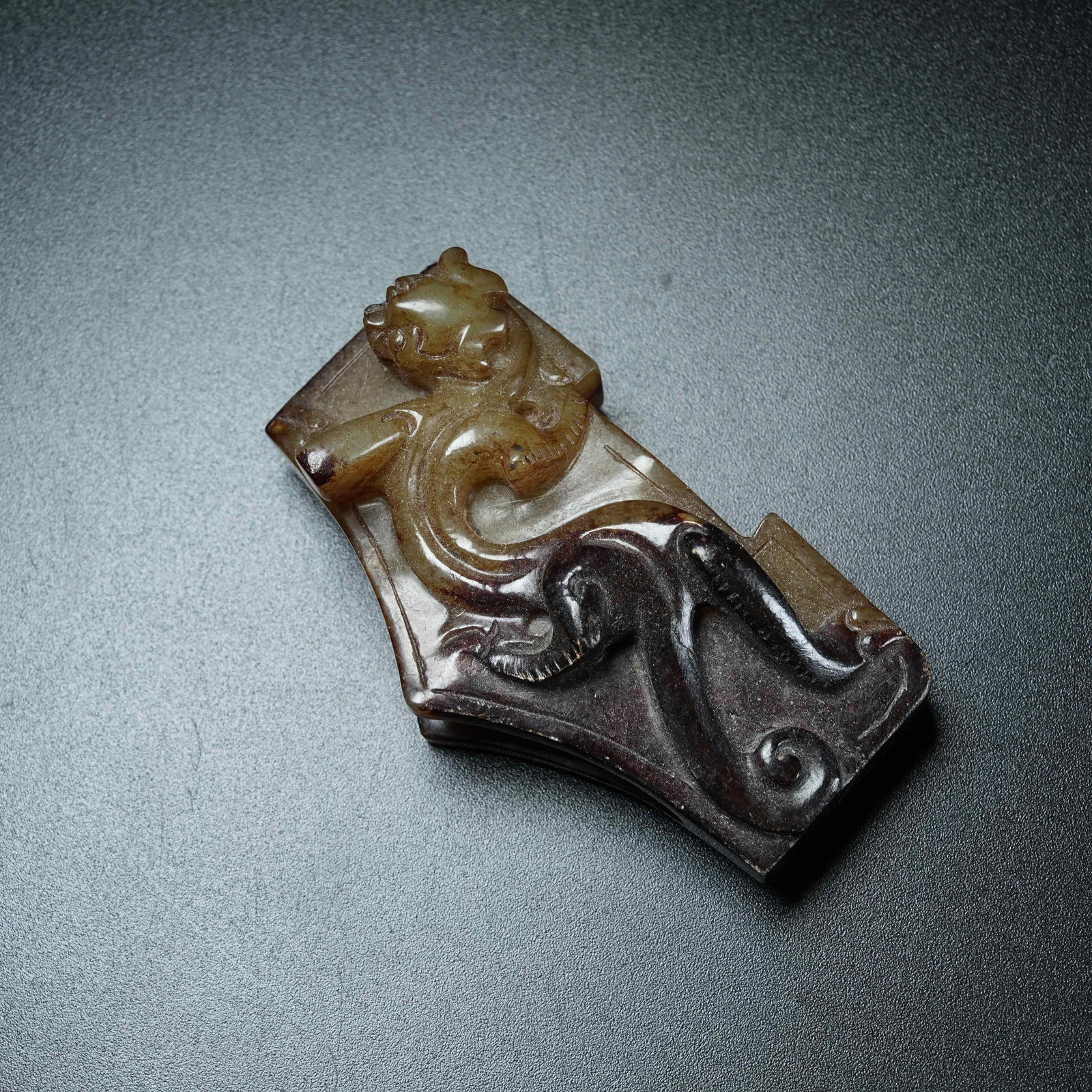 A ANCIENT JADE SWORD GUARD: Ancient Jade Sword Guard