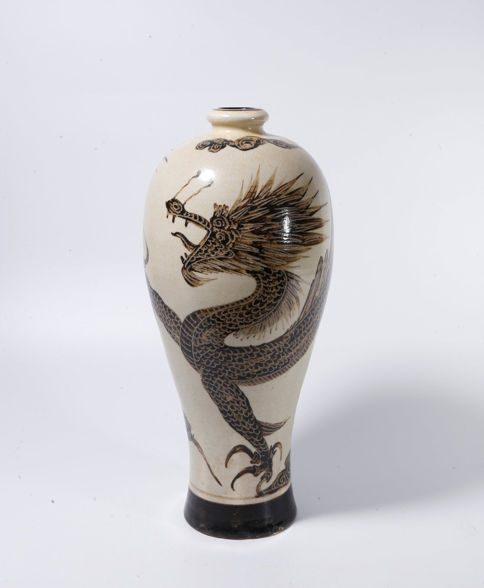 A CIZHOU-KILN PRUNUS VASE WITH DRAGON PATTERN (1 of 9)