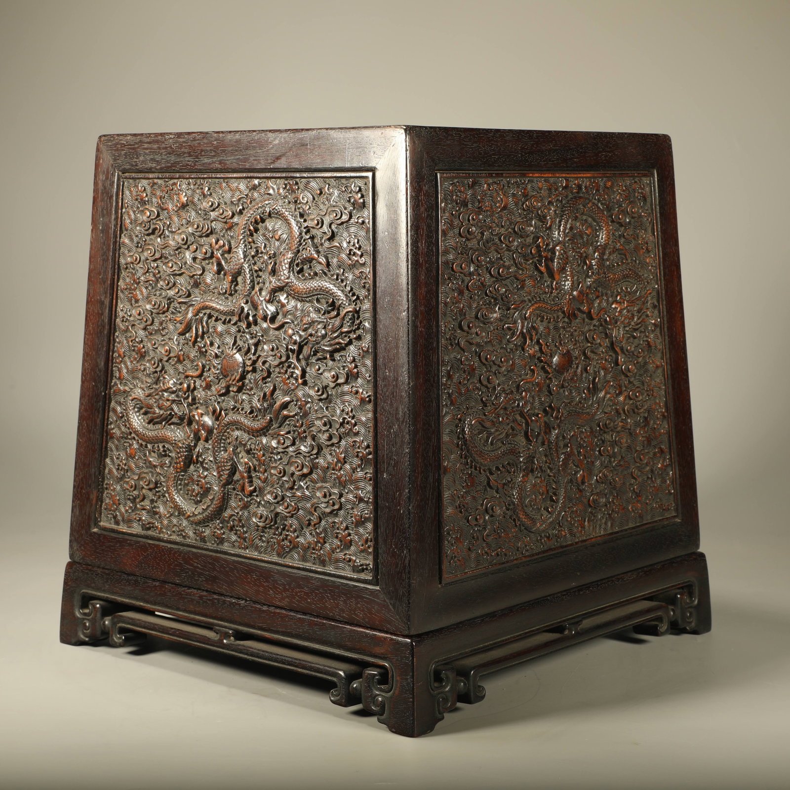 A SANDALWOOD SEAL BOX CARVED WITH DRAGON PATTERNS: Sandalwood Seal Box Carved with Dragon Patterns