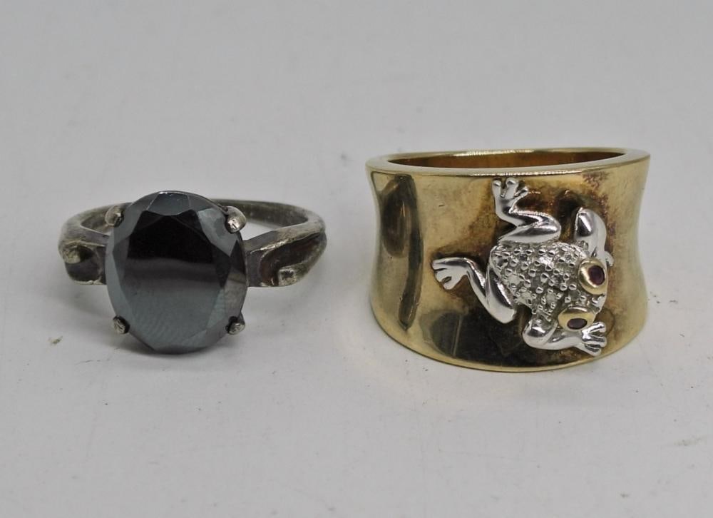 TWO STERLING FASHION RINGS: TWO STERLING FASHION RINGS