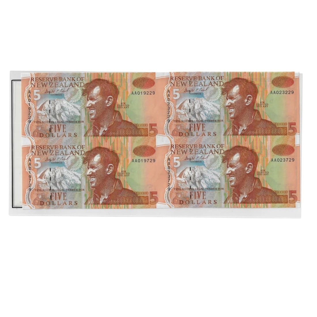 NEW ZEALAND 1992 $5 UNCUT BLOCK OF 4 (1 of 2)