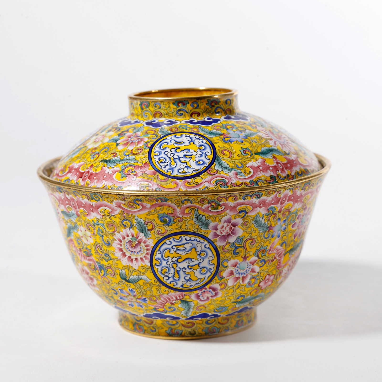 A PAINTED ENAMEL ON BRONZE BODY COVERED BOWL WITH INTERLOCKING FLORAL SCROLLS: Painted Enamel on Bronze Body Covered Bowl with Interlocking Floral Scrolls