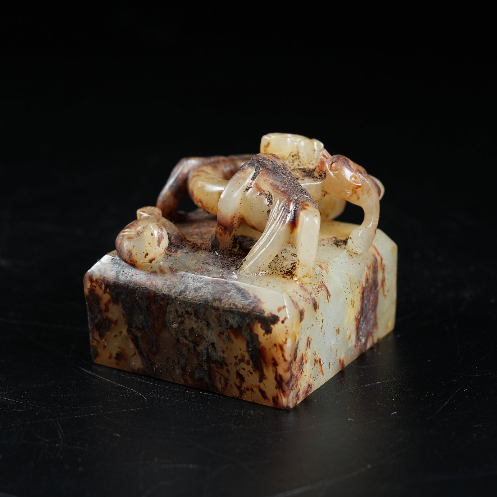 A ANCIENT JADE CHI DRAGON SEAL: Ancient Jade Chi Dragon Seal