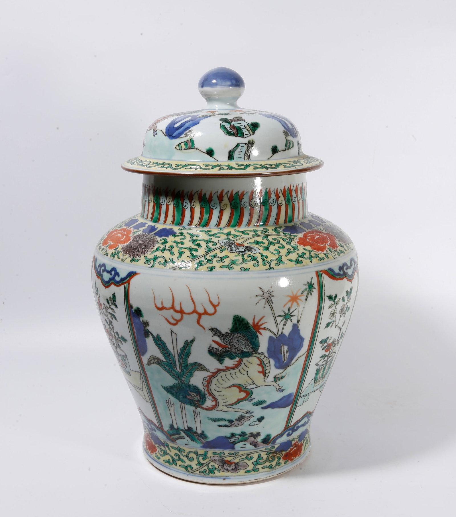 A COVERED JAR WITH WUCAI BEAST MOTIF: Covered jar with wucai beast motif