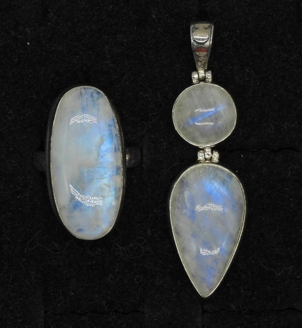 BEAUTIFUL MOONSTONE STERLING RING & PENDANT: BEAUTIFUL MOONSTONE STERLING RING & PENDANT