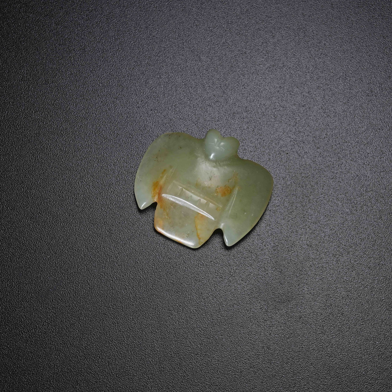 A ANCIENT JADE OWL: Ancient Jade Owl