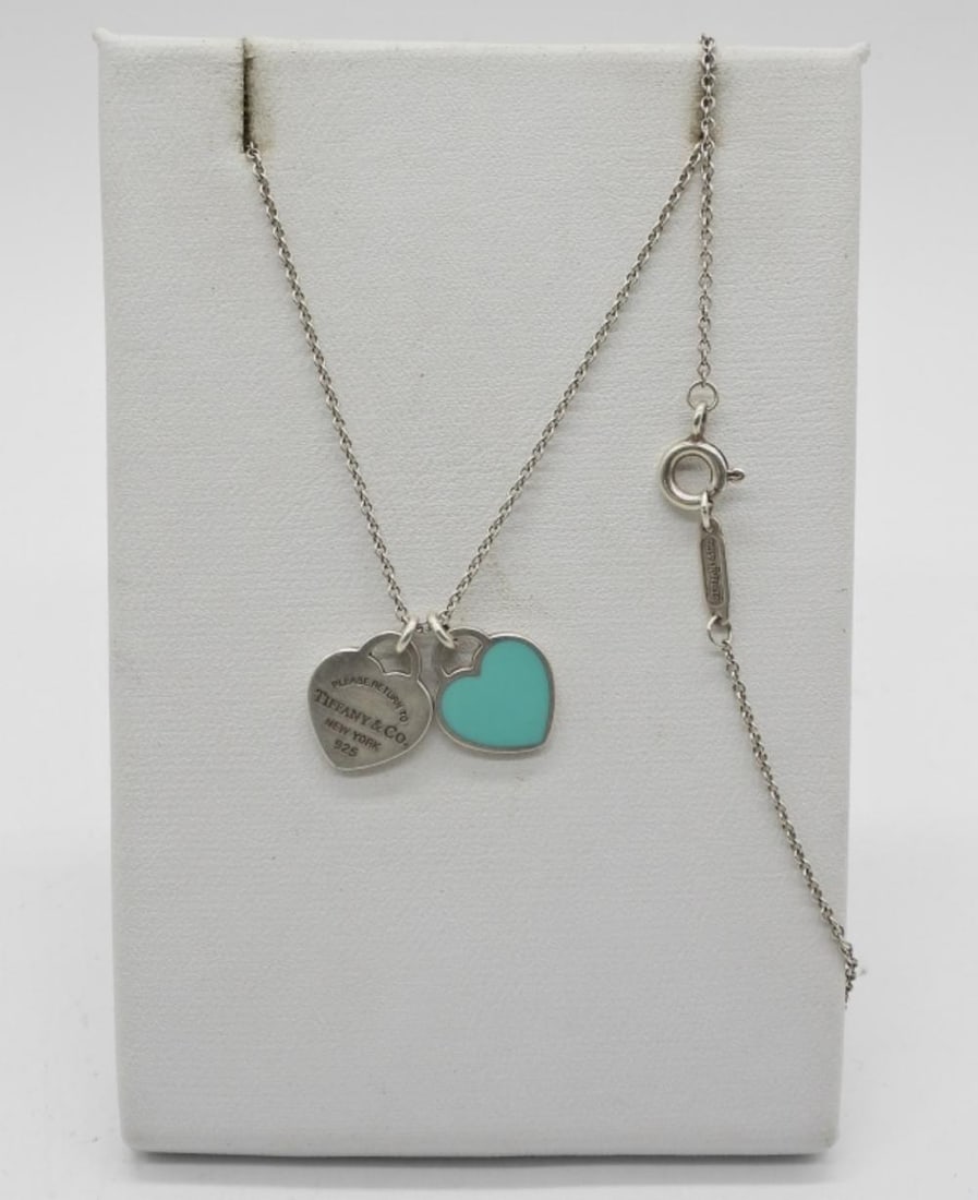 TIFFANY & CO TINY STERLING HEART NECKLACE: TIFFANY & CO TINY STERLING HEART NECKLACE