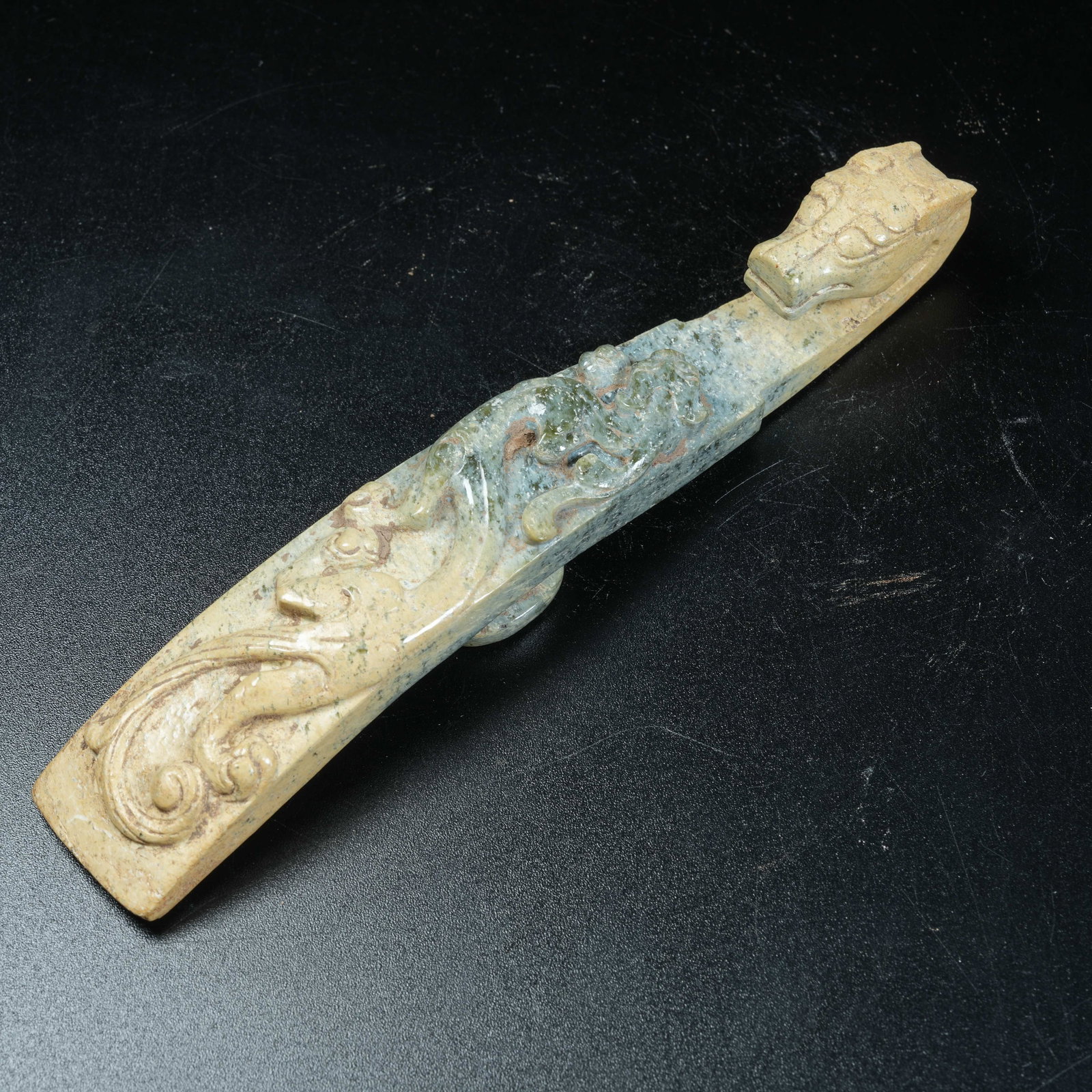A ANCIENT JADE CHI DRAGON BELT HOOK (1 of 8)
