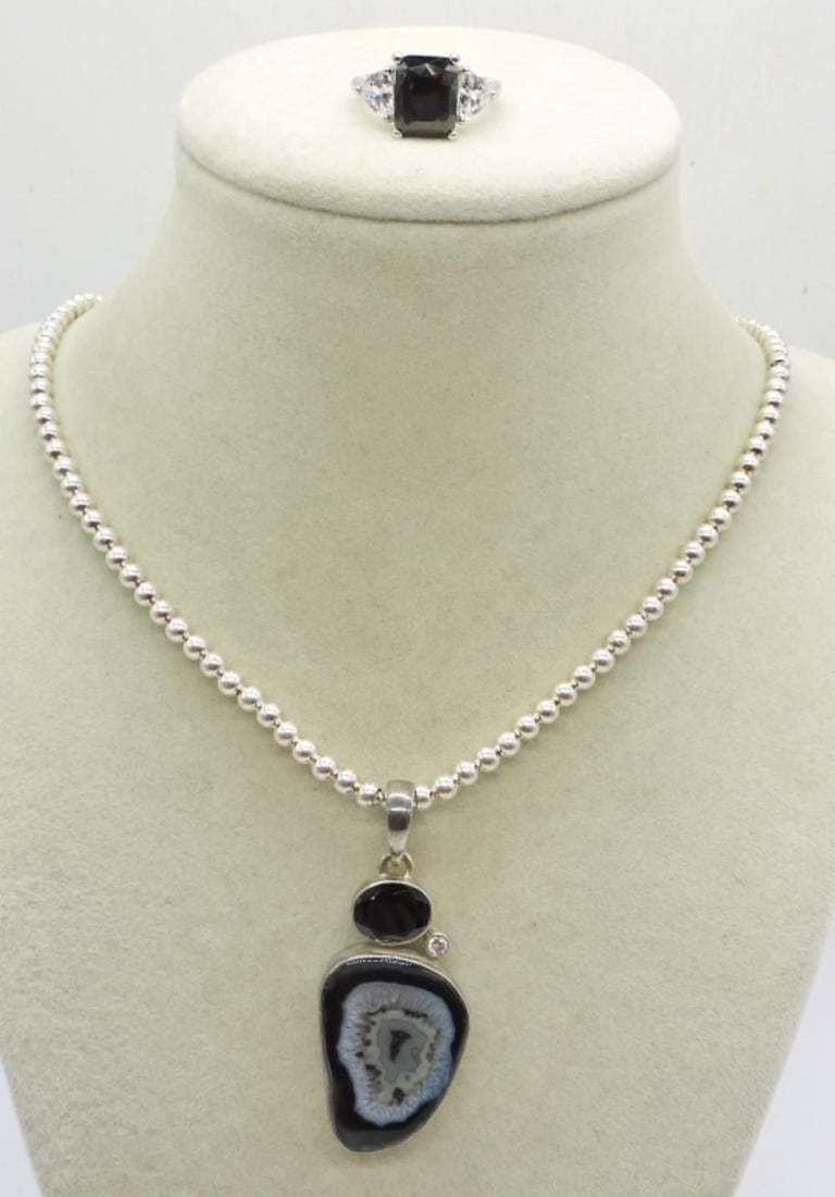 BLACK AGATE STERLING NECKLACE & RING: BLACK AGATE STERLING NECKLACE & RING