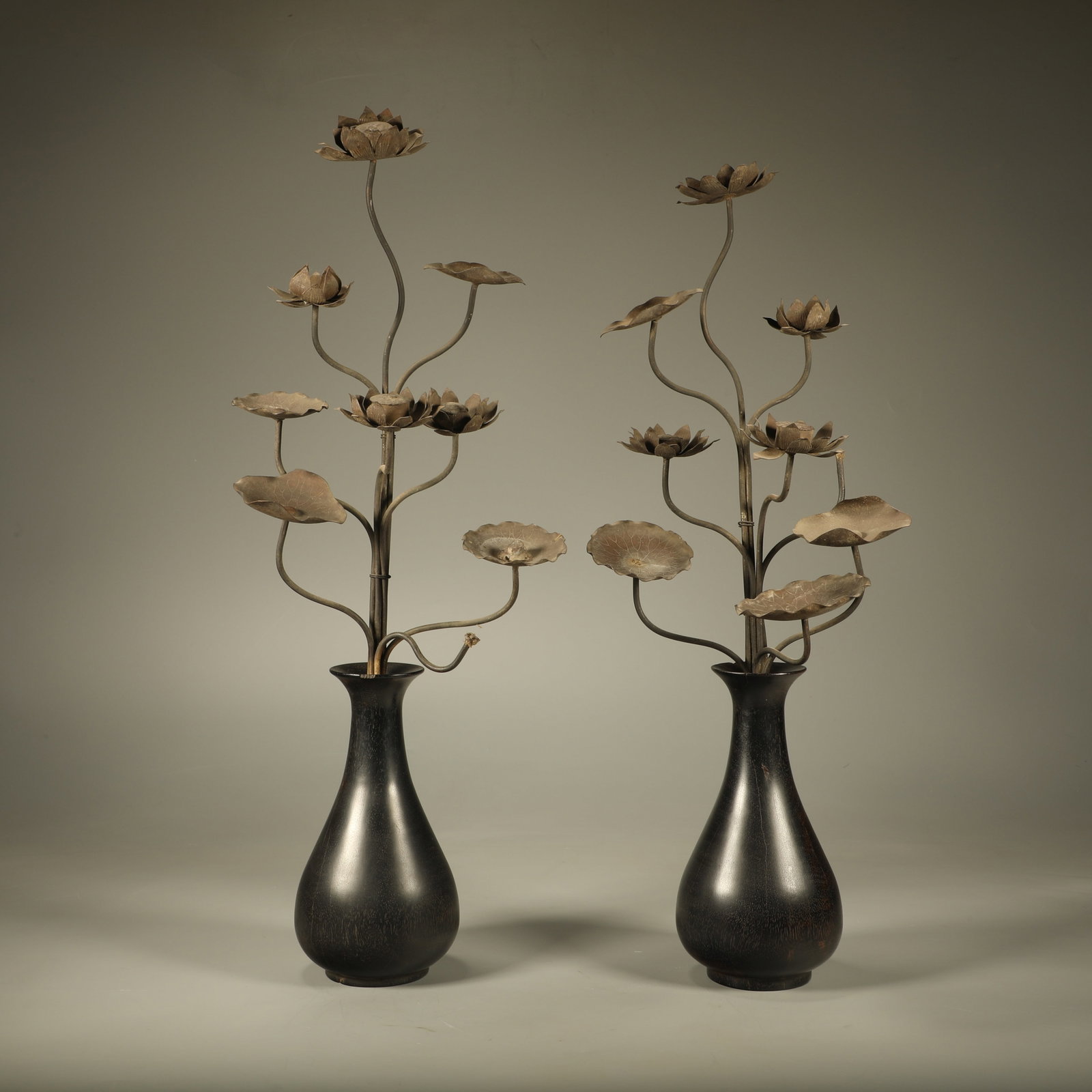 A SANDALWOOD VASE WITH BRONZE LOTUS ORNAMENT (1 of 7)