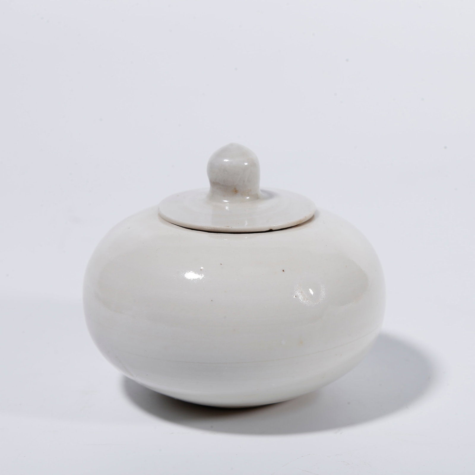 A DING WARE COVERED JAR (1 of 9)