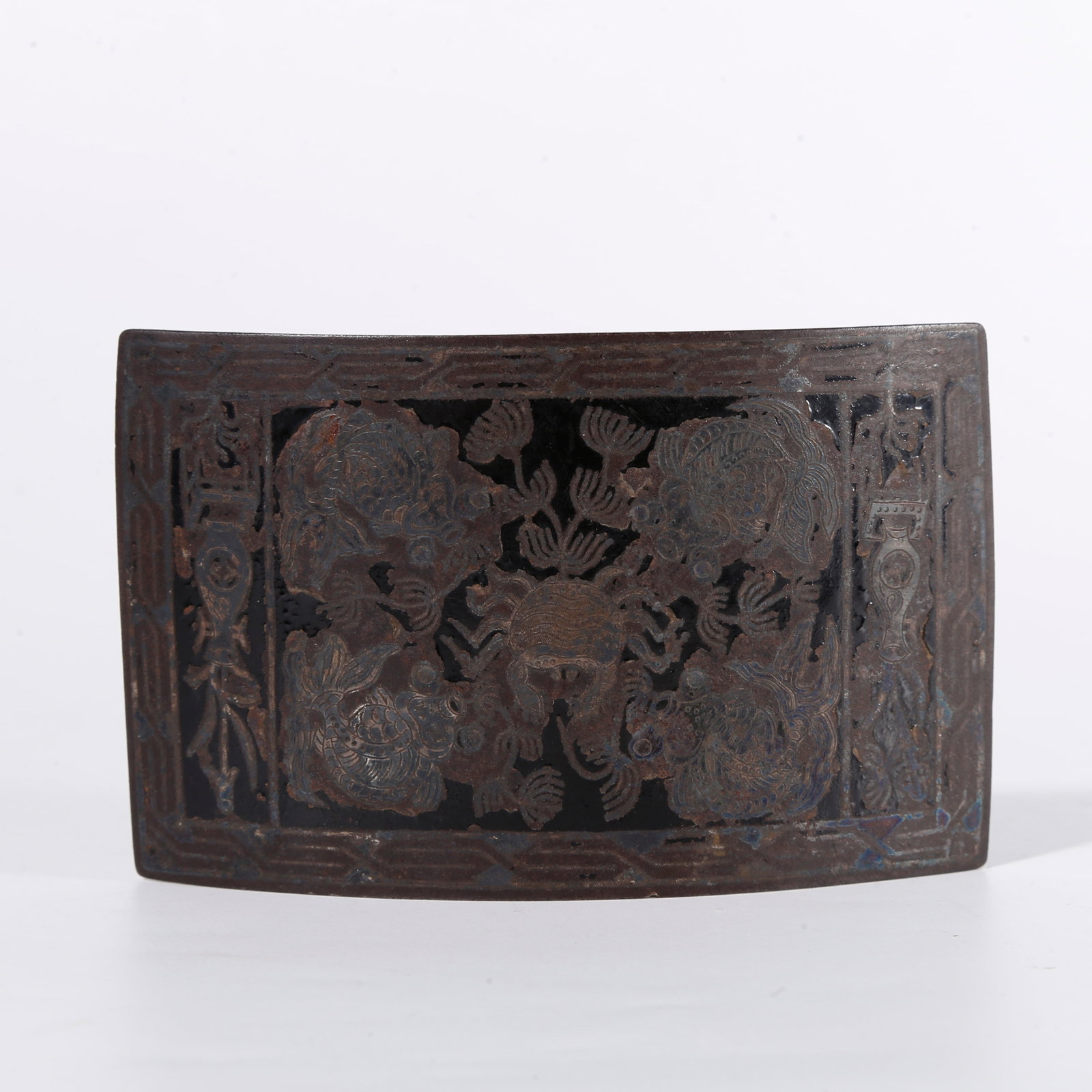 A IRON BELT ORNAMENT WITH SILVER-INLAID FISH AND ALGAE PATTERN (1 of 9)