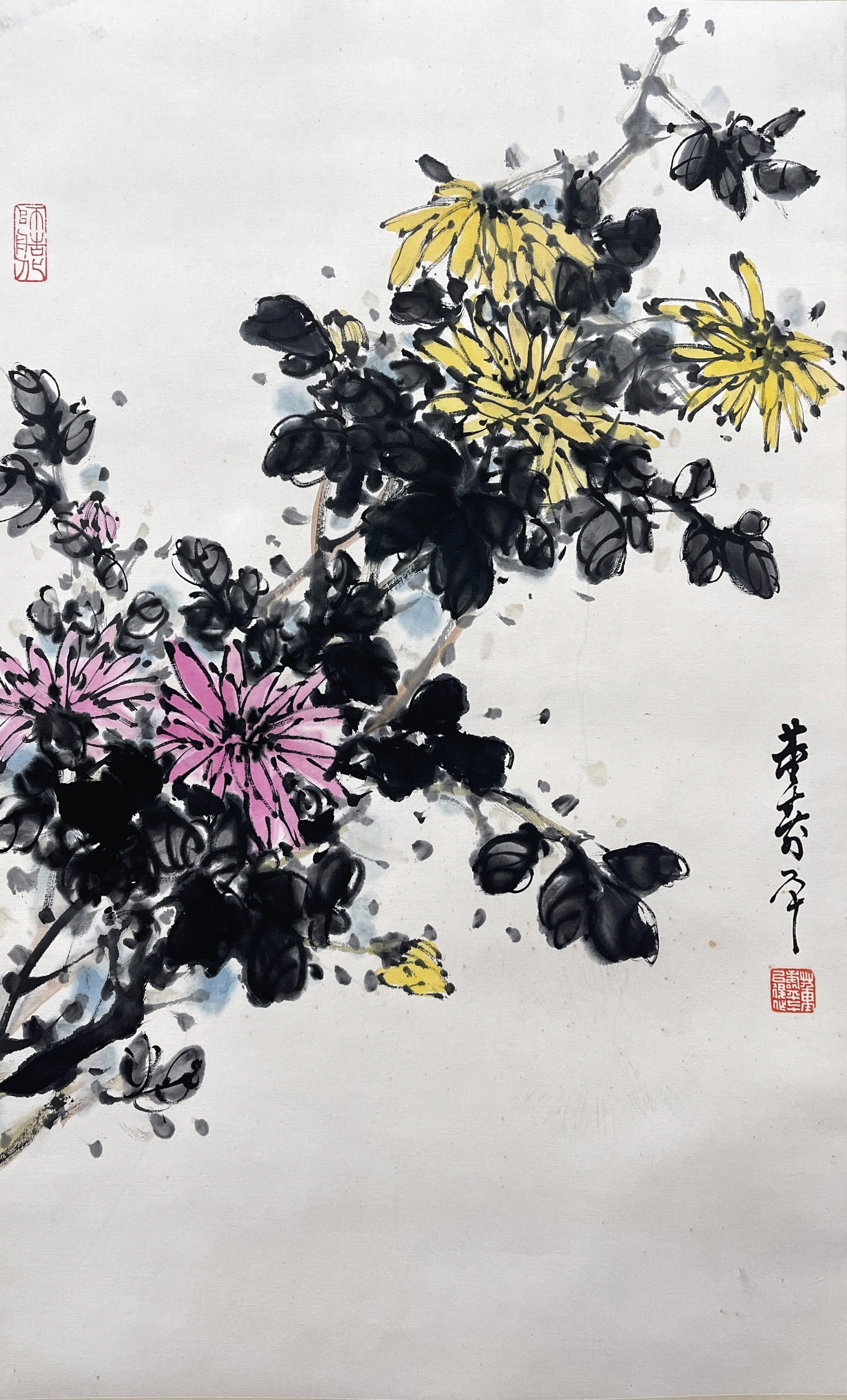 A AUTUMN-CHRYSANTHEMUM PAINTING HANGING SCROLL ON PAPER BY DONG SHOUPING.董壽平 (1 of 6)