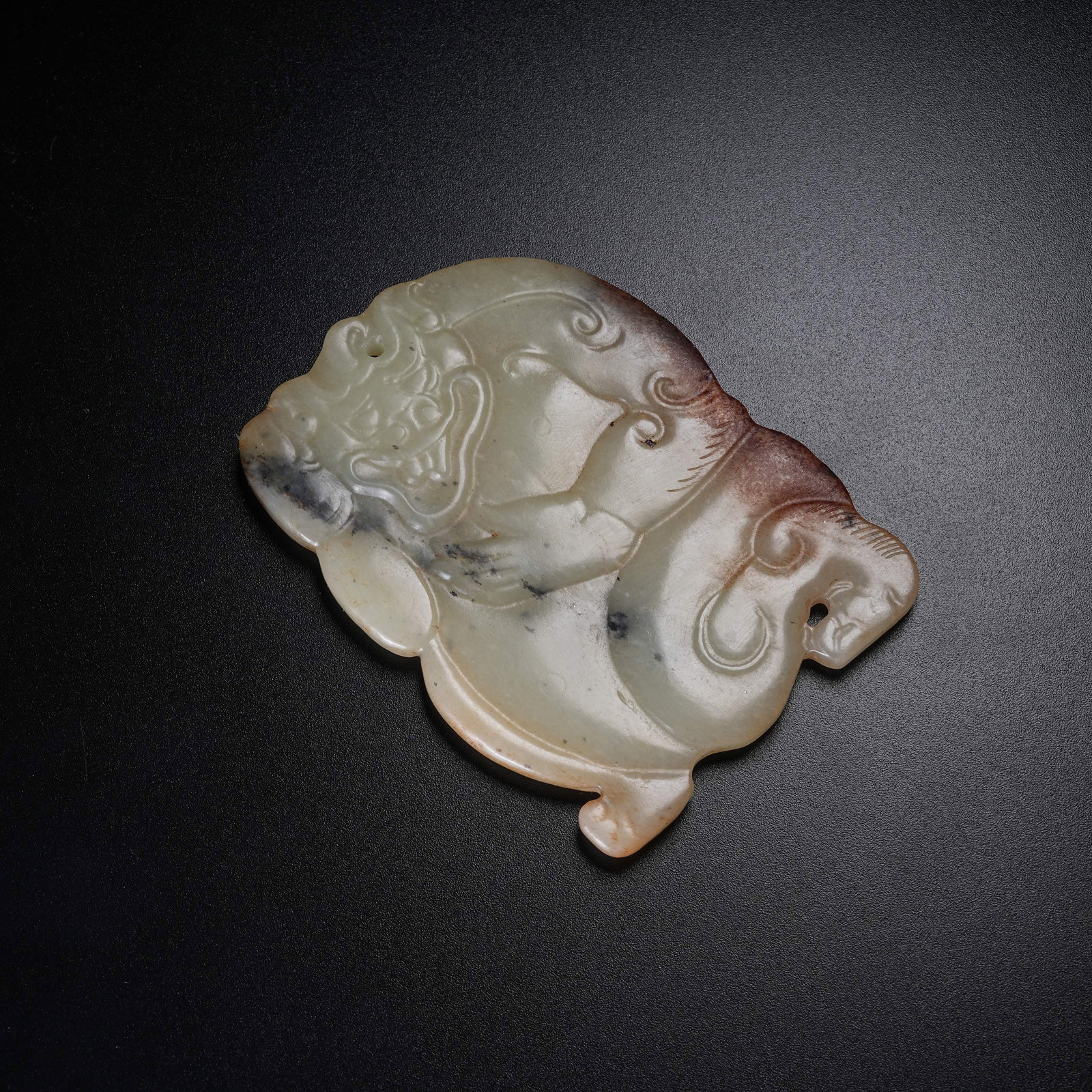 A ANCIENT JADE DIVINE BEAST PENDANT (1 of 8)