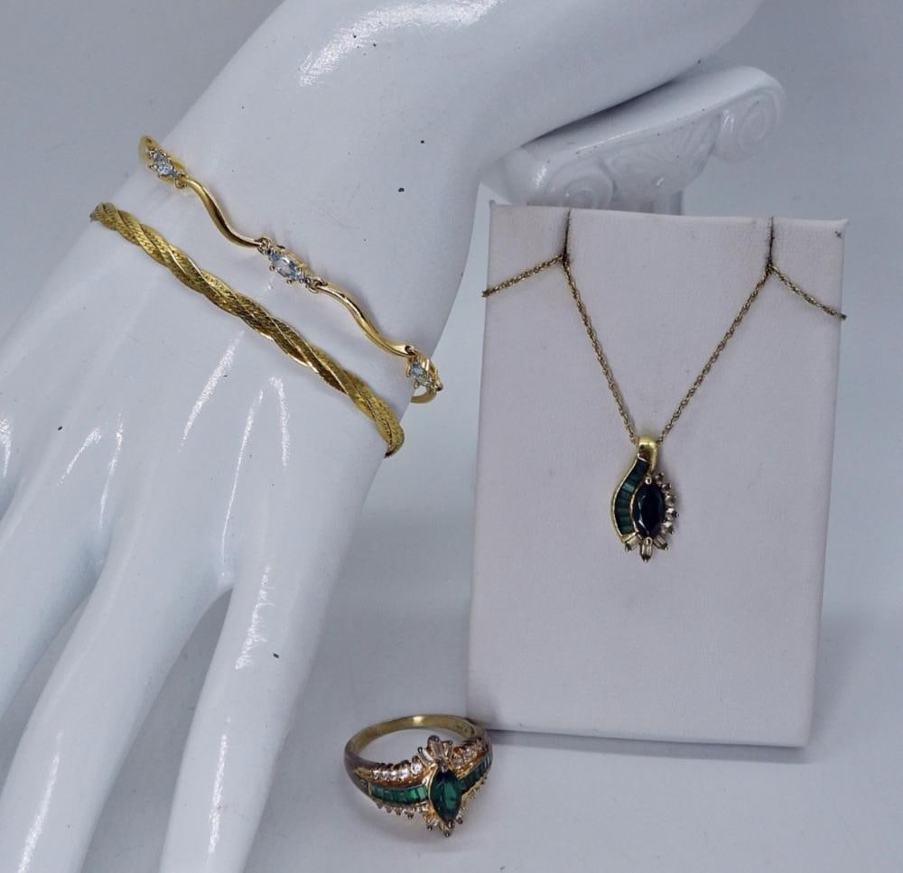 EMERALD GREEN 925 GOLD TONE SET: EMERALD GREEN 925 GOLD TONE SET