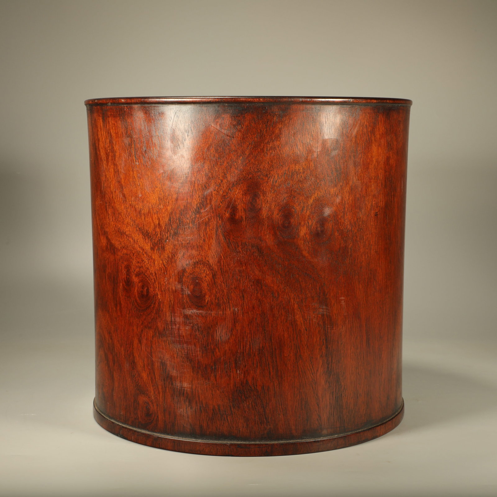 A LARGE PLAIN HUANGHUALI BRUSH POT (1 of 6)