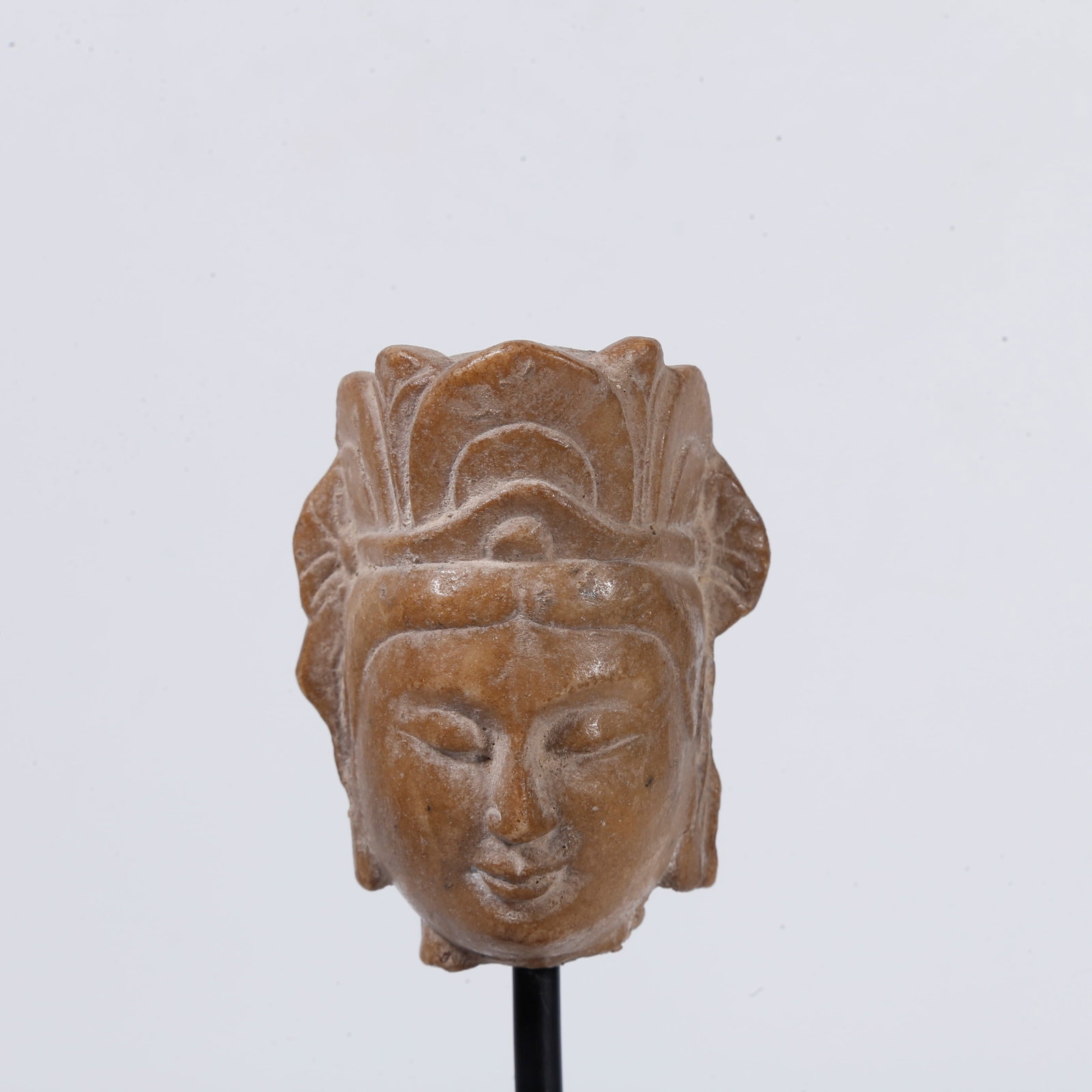 A WHITE MARBLE BODHISATTVA HEAD (1 of 8)