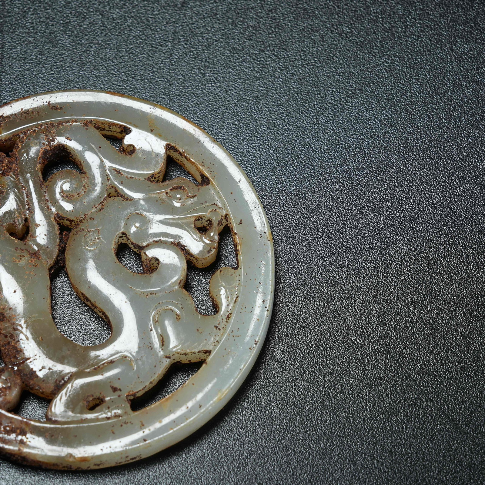 A ANCIENT JADE BI DISC WITH CHI DRAGON PATTERN - 2