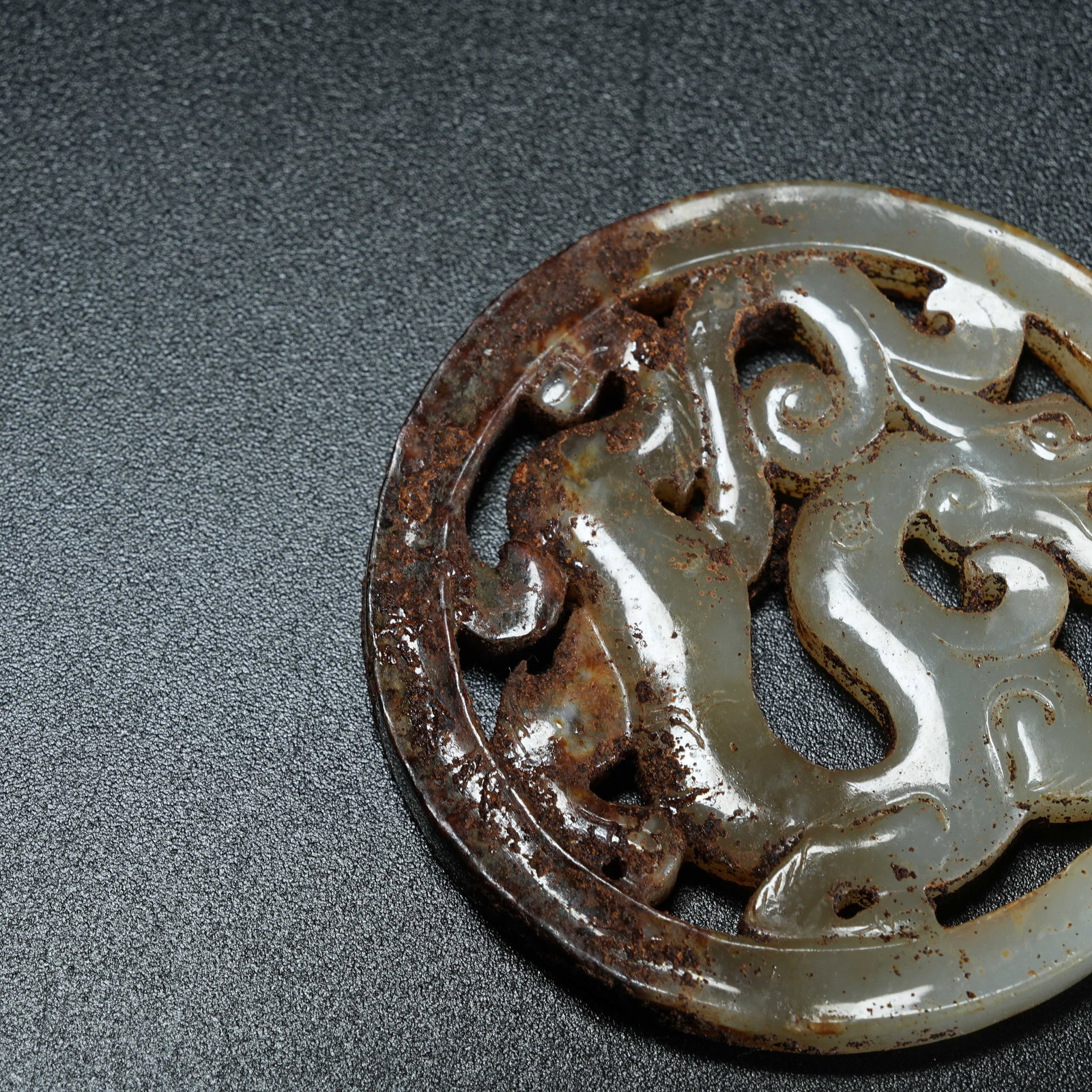 A ANCIENT JADE BI DISC WITH CHI DRAGON PATTERN - 3