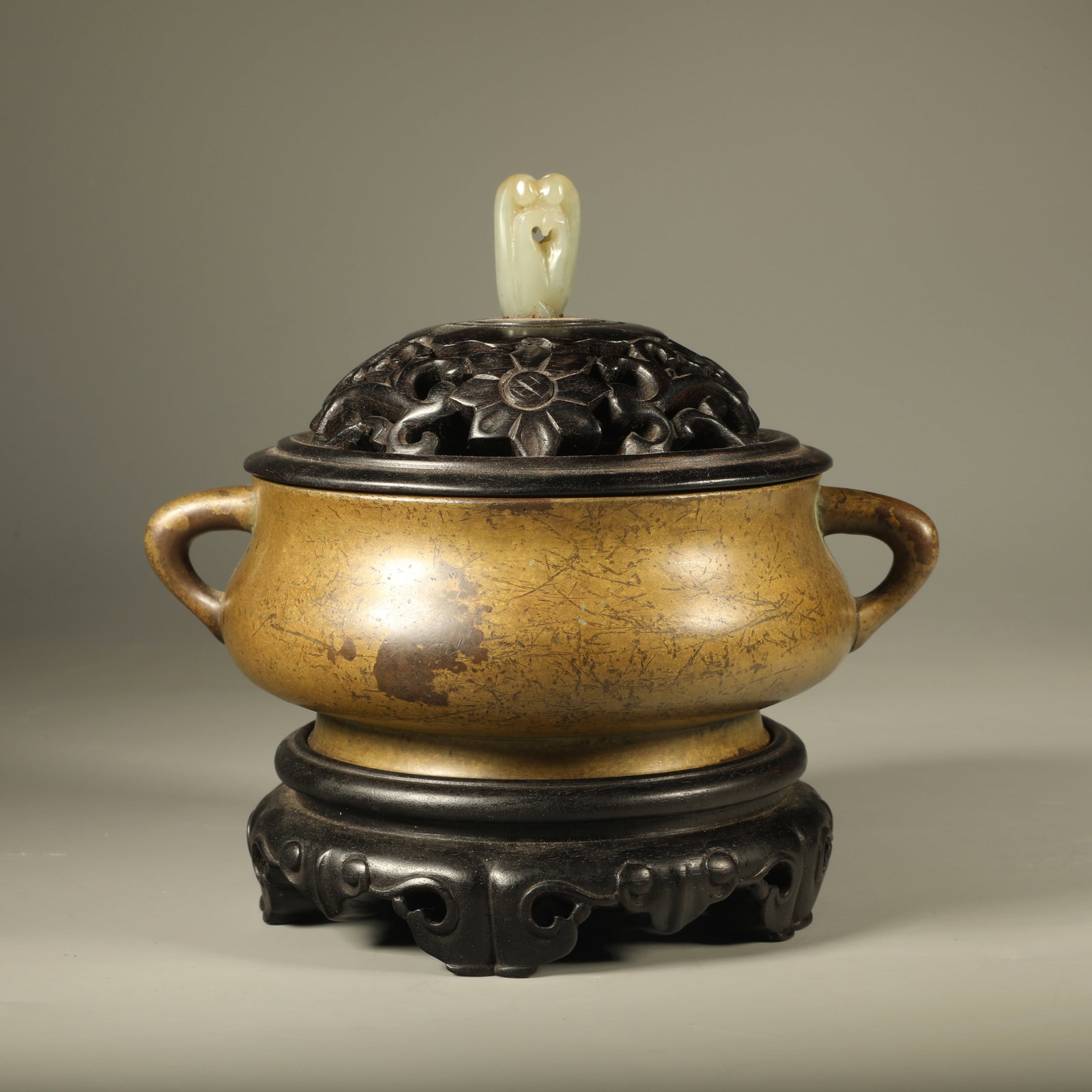 A BRONZE CENSER WITH WORM-SHAPED HANDLES (1 of 6)