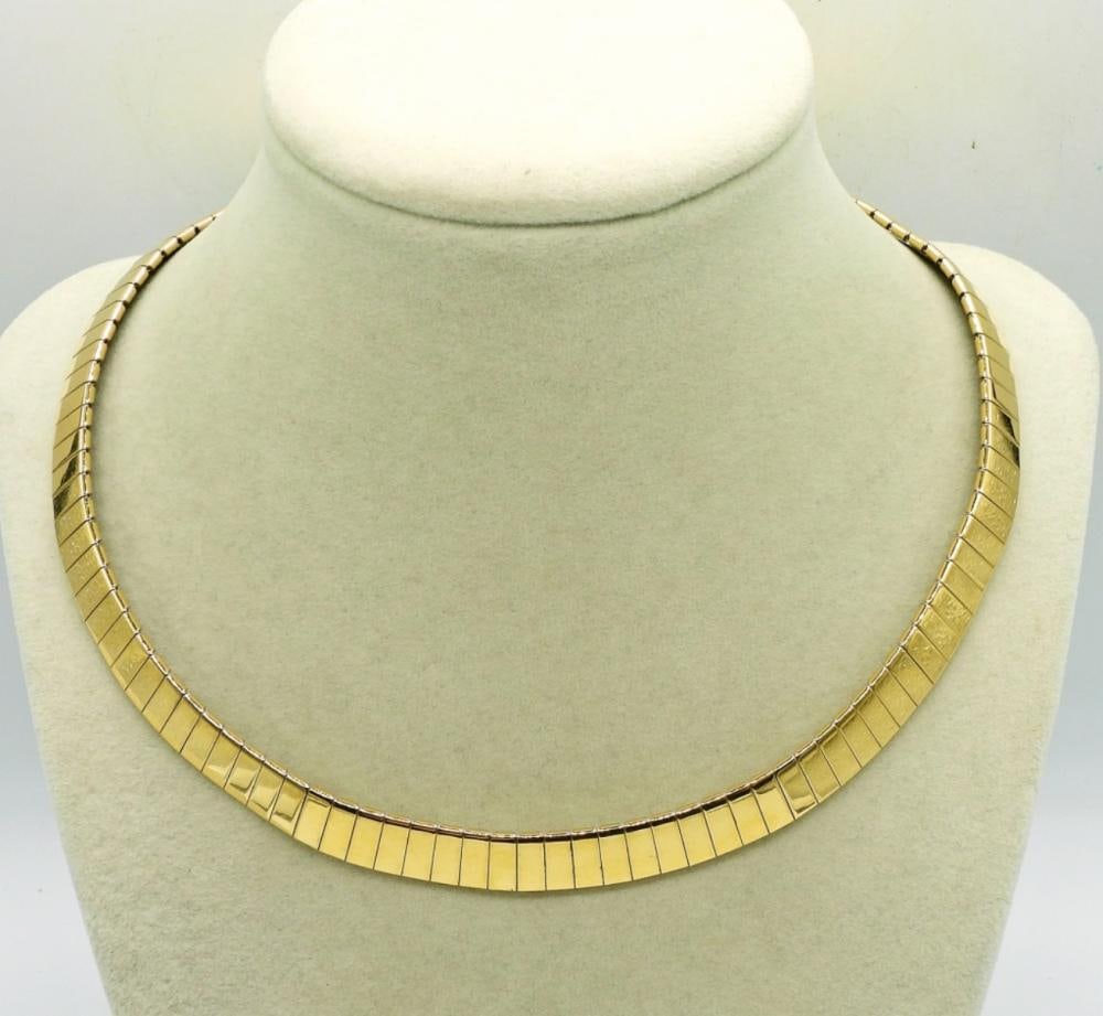 NAPIER GOLD TONE NECKLACE (1 of 3)