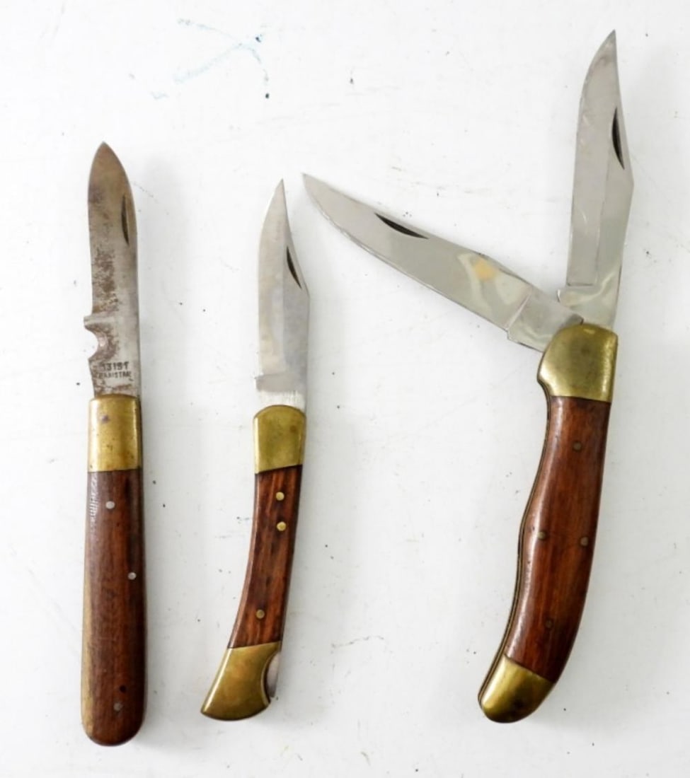 (3) WOOD HANDLE FOLDING KNIVES: (3) WOOD HANDLE FOLDING KNIVES