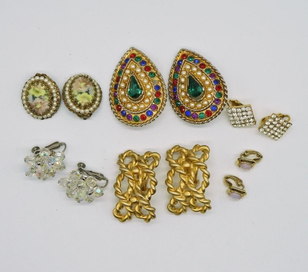 6 PAIR OF VINTAGE CLIP ON EARRINGS (1 of 2)