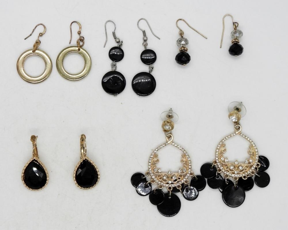 (5) PAIRS OF BLACK & GOLD TONE EARRINGS: (5) PAIRS OF BLACK & GOLD TONE EARRINGS