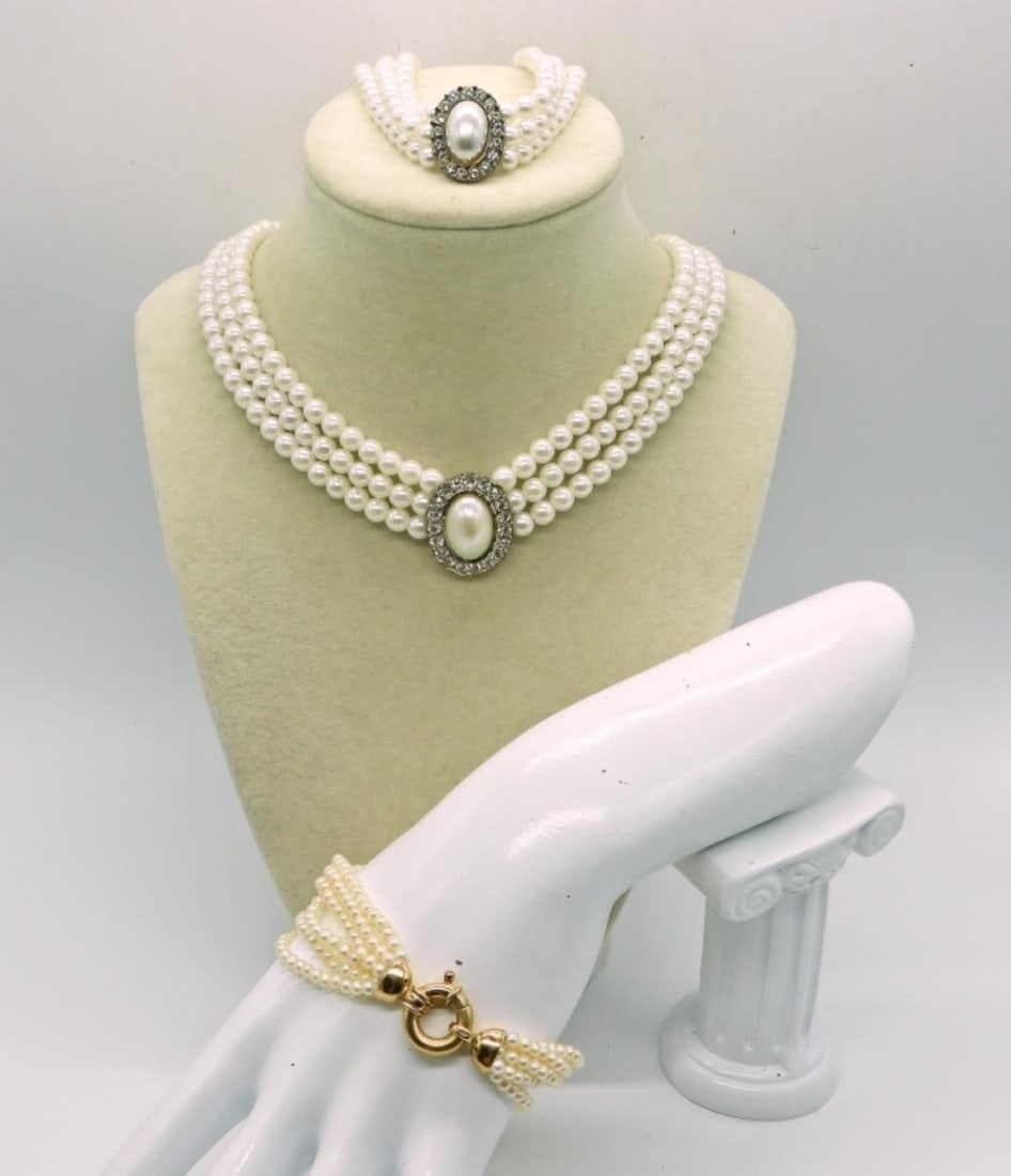 PEARL CHOKER SET (1 of 3)