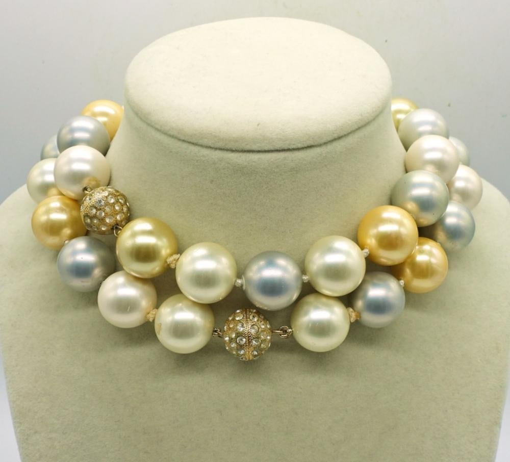 2 CHUNKY BEADED NECKLACES (1 of 2)