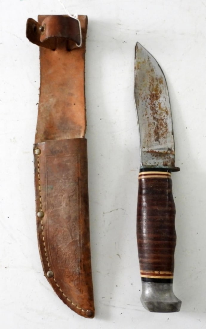 KABAR HUNTING KNIFE W/SHEATH (1 of 2)