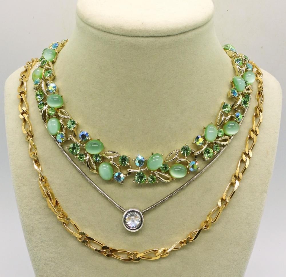 5 BRANDED VINTAGE NECKLACES: 5 BRANDED VINTAGE NECKLACES