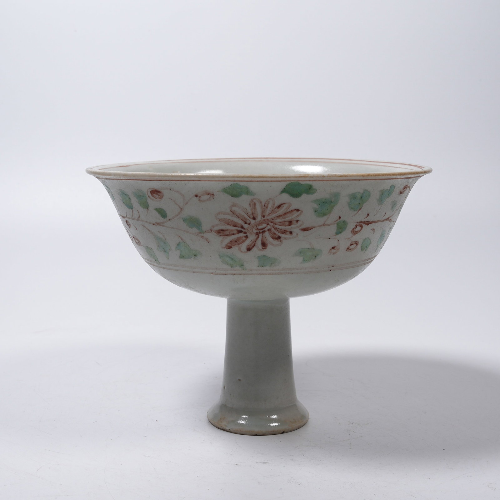 A RED AND GREEN STEM BOWL WITH MANDARIN DUCKS IN LOTUS POND PATTERNS (1 of 9)