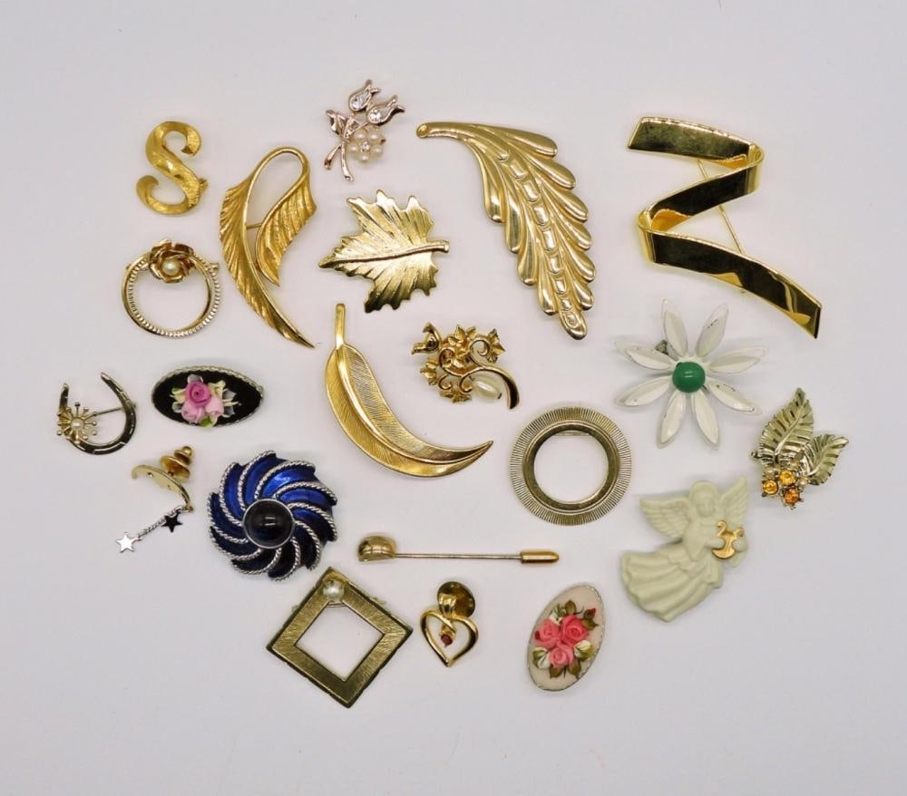 21 FASHION BROOCHES / PINS: 21 FASHION BROOCHES / PINS