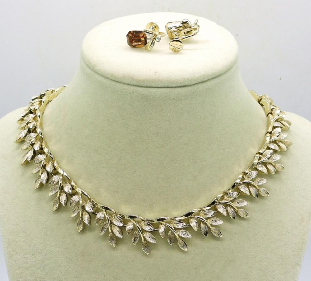BEAUTIFUL LISNER NECKLACE EARRINGS SET (1 of 4)