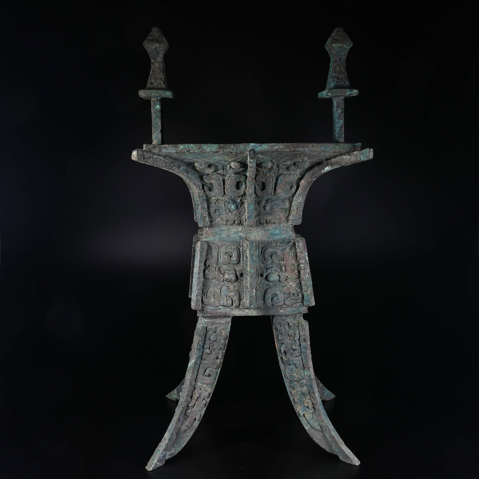 A SQUARE BRONZE JIA WINE VESSEL (1 of 10)