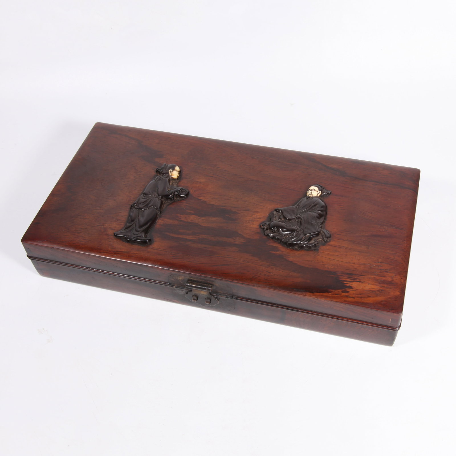 A HUANGHUALI WOOD COVERED BOX INLAID WITH RED SANDALWOOD CARVED WITH FIGURE-AND-STORY PATTERN: Huanghuali wood covered box inlaid with red sandalwood carved with figure-and-story pattern