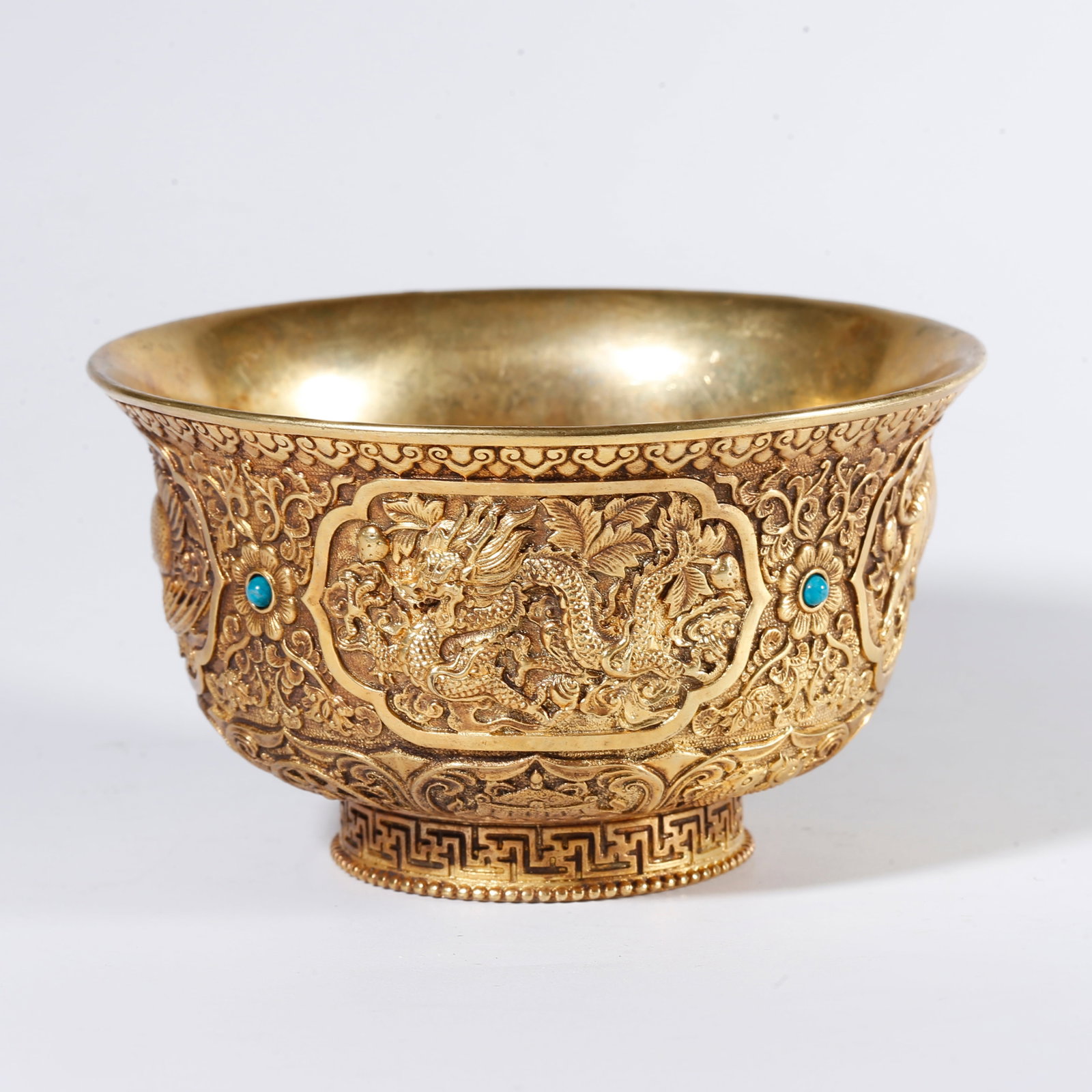 A GILT BRONZE BOWL WITH FOUR DIVINE BEASTS PATTERN (1 of 10)