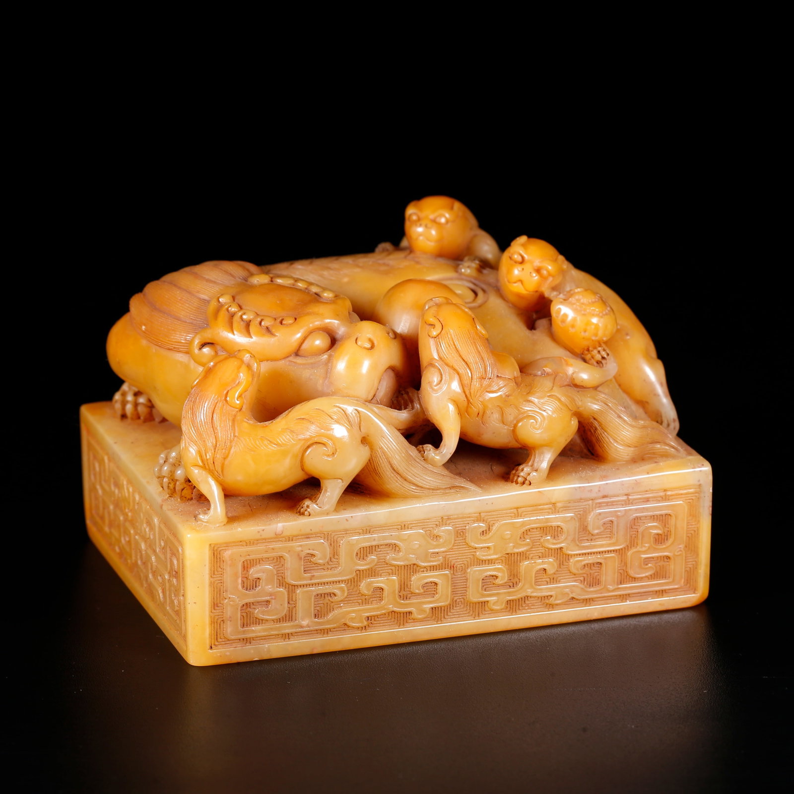 A SHOUSHAN FIELD-YELLOW STONE SEAL CARVED WITH GRAND-LION-AND-CUB-LION KNOB (1 of 9)