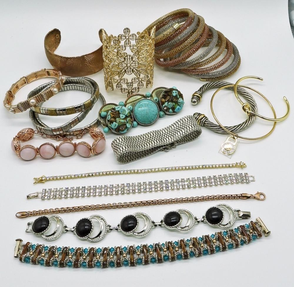 19 FASHION BRACELETS (1 of 5)
