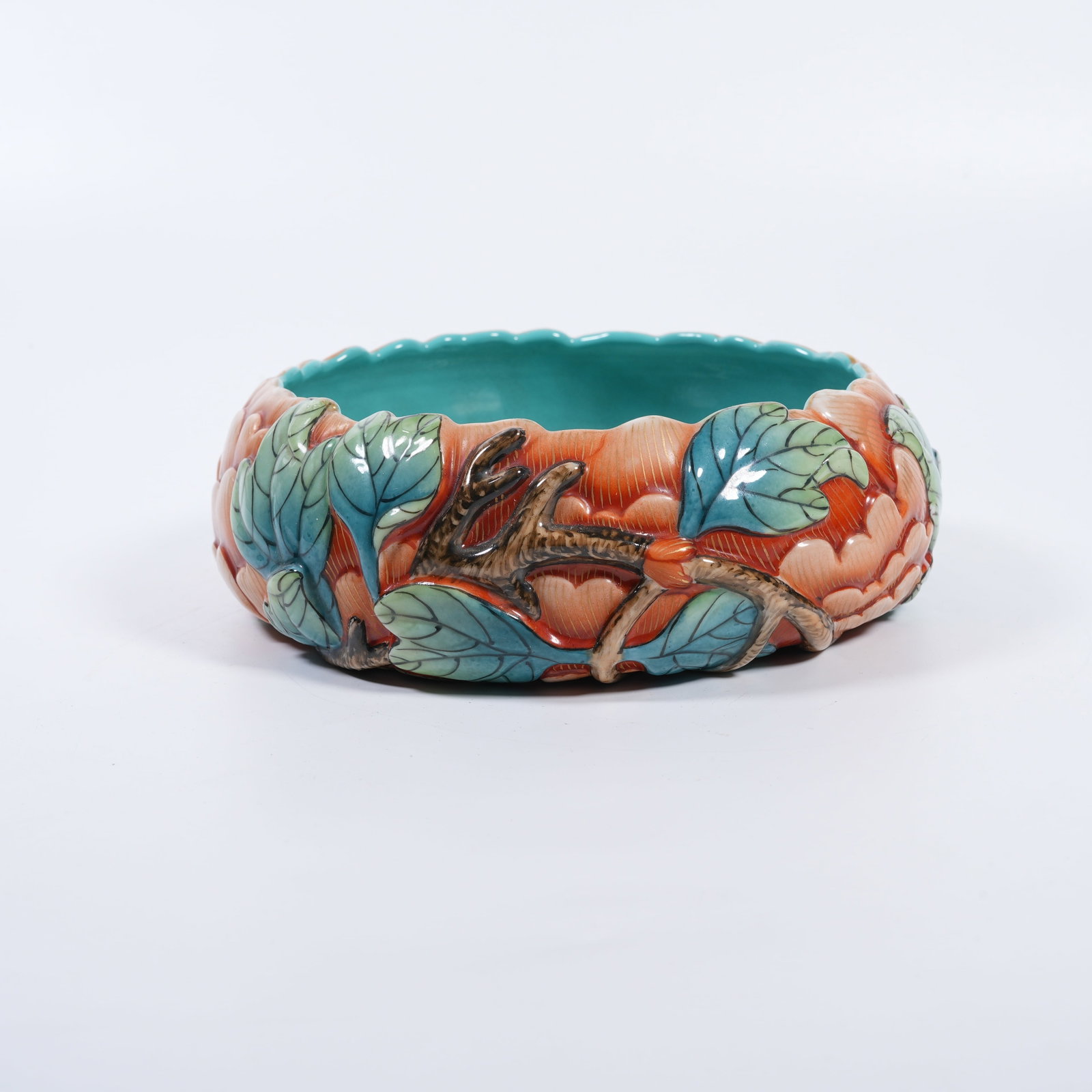 A CARVED PORCELAIN FAMILLE ROSE FLOWER-SHAPED WASHER (1 of 10)