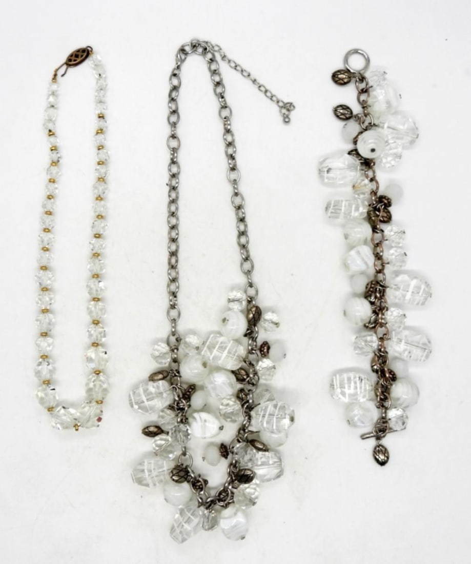 (2) NECKLACES & (1) BRACELET:: (2) NECKLACES & (1) BRACELET: