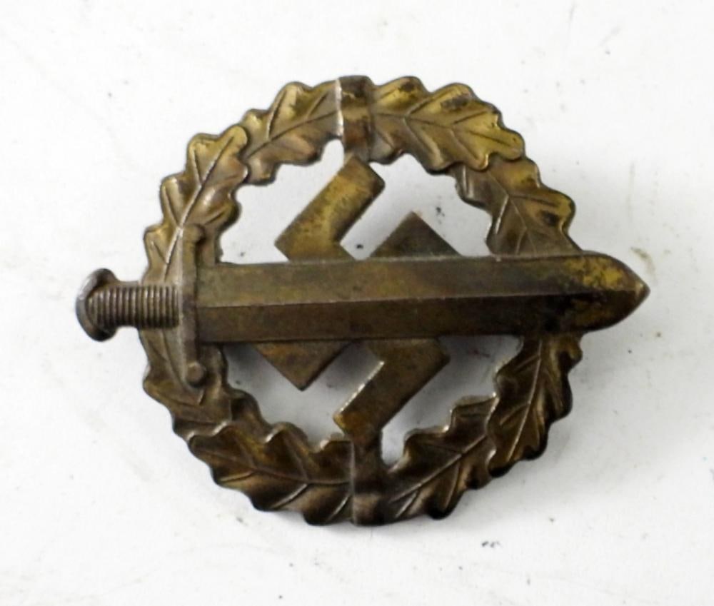 WWII GERMAN BRONZE SA SPORTS BADGE: WWII GERMAN BRONZE SA SPORTS BADGE