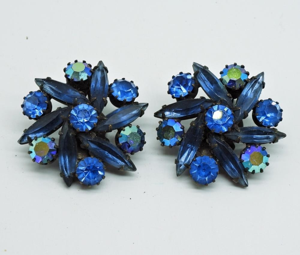 VINTAGE WEISS EARRINGS (1 of 2)