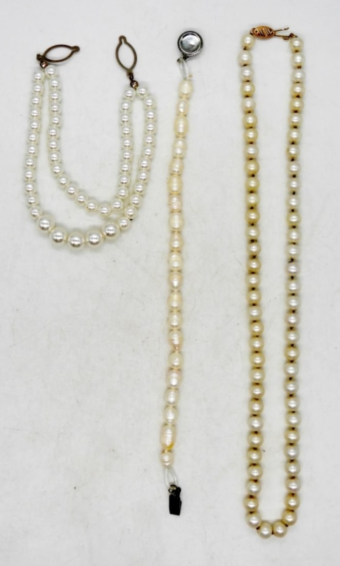 (3) FAUX PEARL ACCESSORIES (1 of 2)