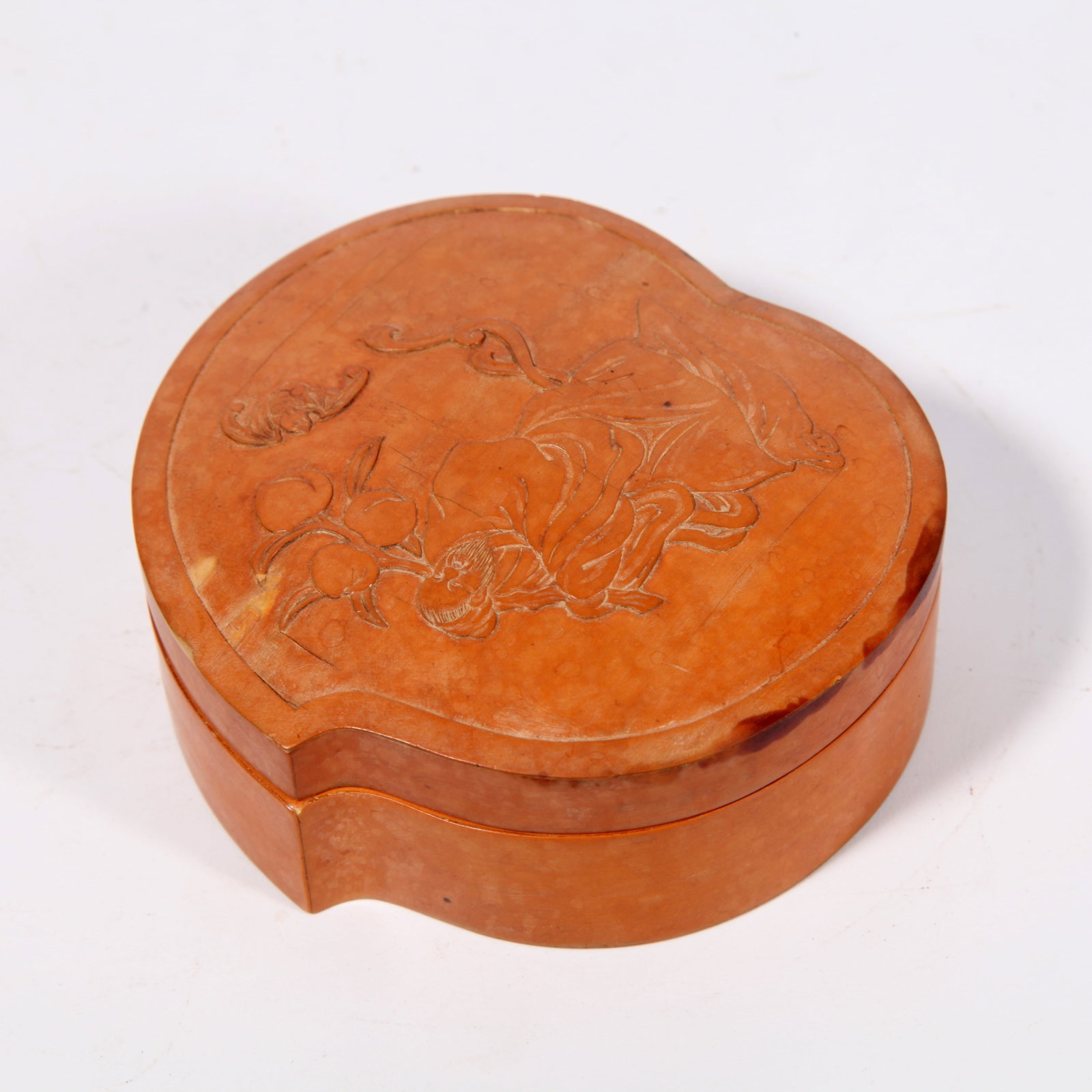 A PEACH-SHAPED COVERED BOX CARVED WITH BAMBOO VENEER (1 of 8)