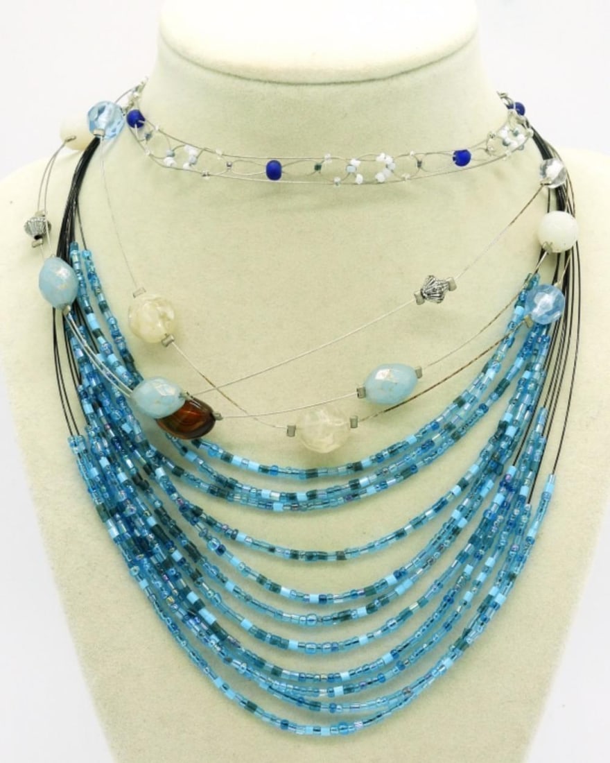 3 BEADED WIRE NECKLACES (1 of 4)
