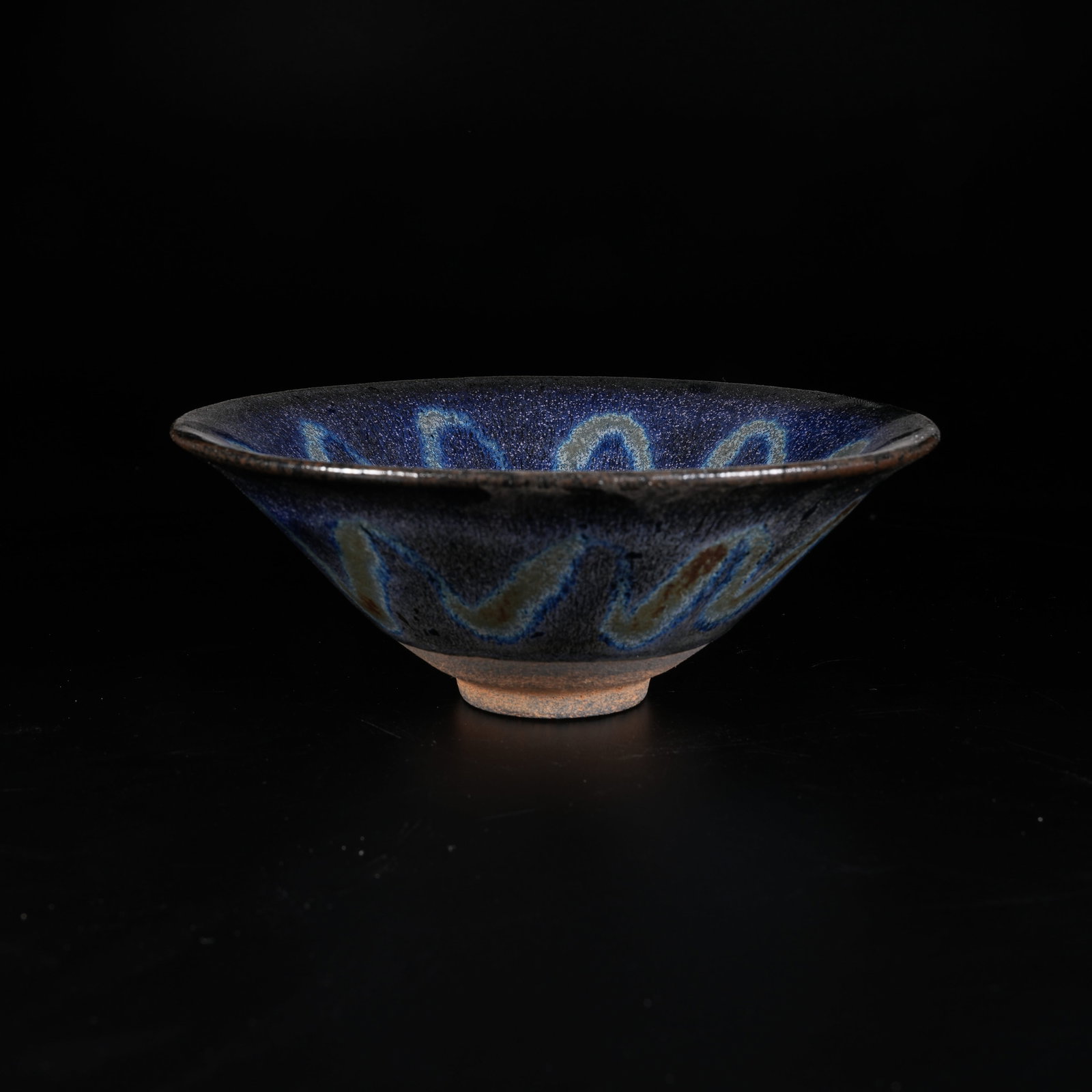 A FLAMBE GLAZE BOWL WITH FLORAL PATTERNS (1 of 9)