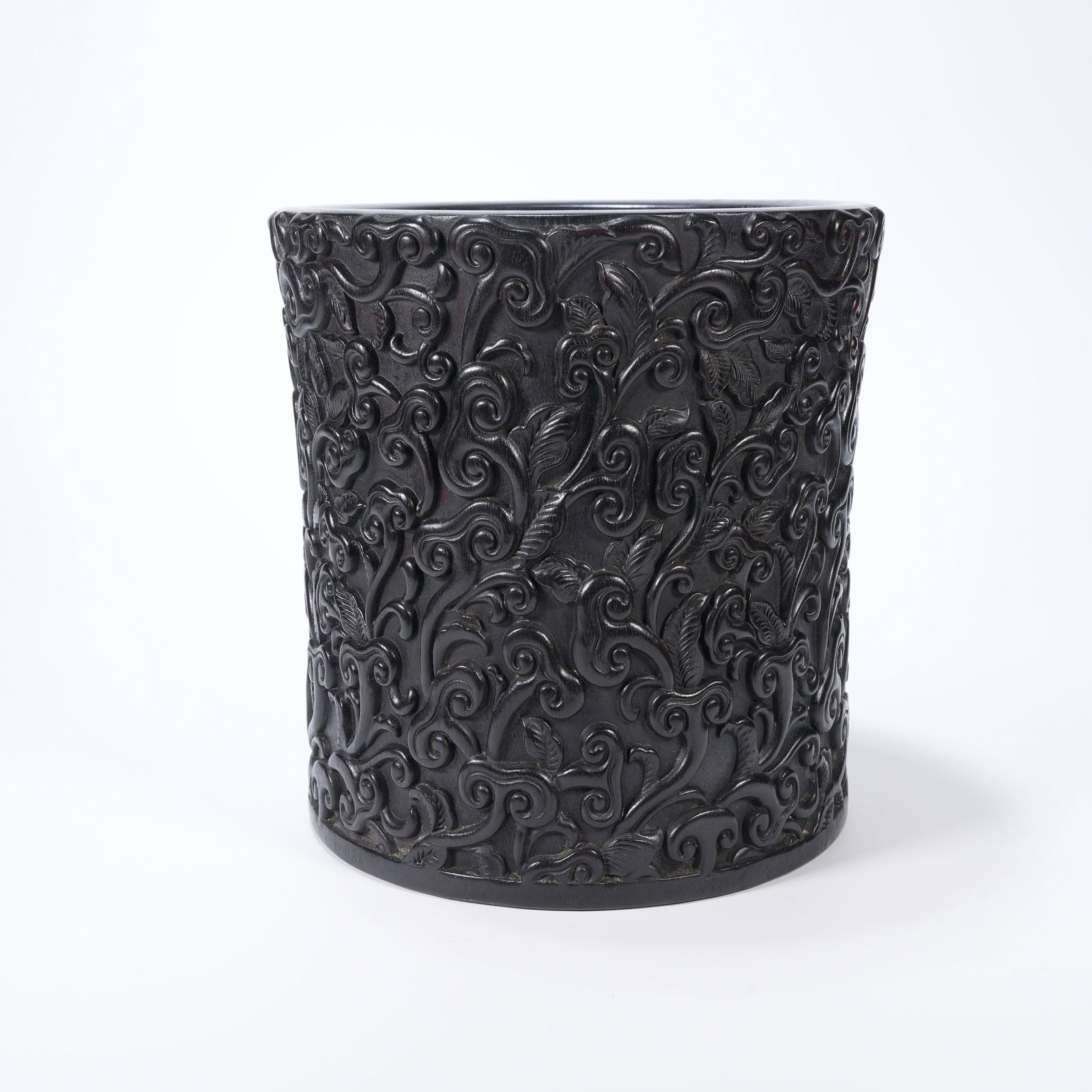 A ZITAN WOOD BRUSH POT WITH GANODERMA LUCIDUM PATTERNS: Zitan wood brush pot with ganoderma lucidum patterns